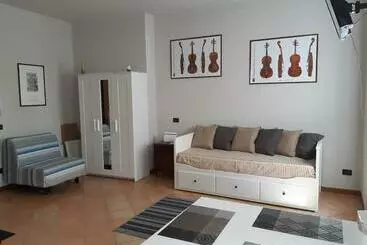 Ferienwohnungen La Strada Del Liutaio Nel Cuore Di Cremona