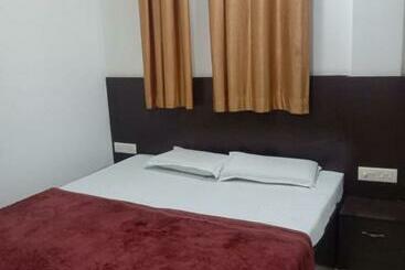 فندق Supreme Guest House By Wb Inn