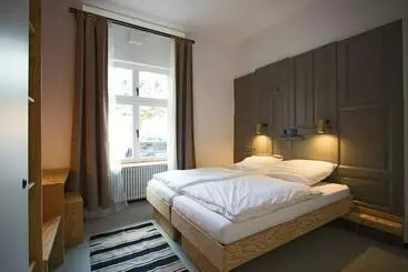 هتل آپارتمان Schillinger Berlin   Dance, Sleep, Repeat!