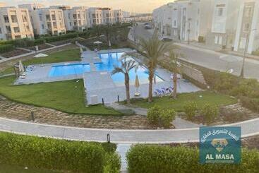 شقة فندقية قريه امواج سيدي عبدالرحمن الساحل الشمالي