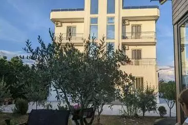 آپارتمانهای توریستها Kunevain Guest House
