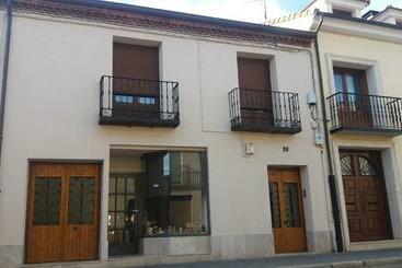 شقق خاصة سياحية La Casa De El Burgo