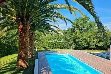 ツーリストアパートメント Promo   Easy Clés  Basque House With Pool