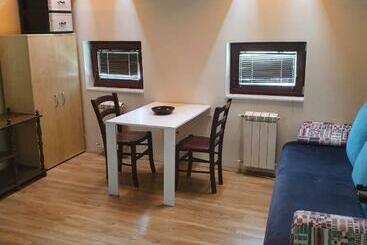 관광객 아파트 Bulevar Apartments