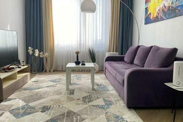 آپارتمان‌های توریست‌ها жк Expo Plaza Luxury Apartment