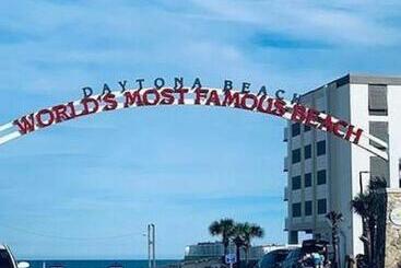 ツーリストアパートメント Daytona Inn Beach Resort On Worlds Most Famous Beach