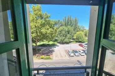 דירות לתיירים Un Rincón Con Vistas Al Parque Wifi Junto A Catedral By Apartamentos Logroño Org