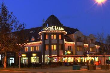 هتل Járja