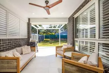 ツーリストアパートメント Callala Sunrise Pet Friendly 5 Mins Walk To Beach