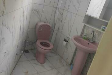 ツーリストアパートメント Pi̇nk Hause