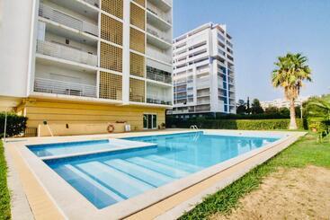 Turistihuoneistot Alegria   Shopping Center 150m   Pool   Parking   Terrace