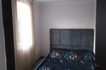 관광객 아파트 дом на улице овсепяна 7