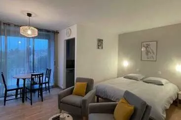 Turistihuoneistot Le Belleviste   Studio Tout équipé, Wifi, Parking