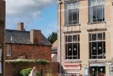 شقق خاصة سياحية Stunning 2 Bed Listed Apartment In Taunton S Historic Centre