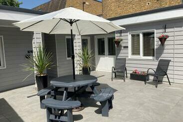 ツーリストアパートメント Gresham