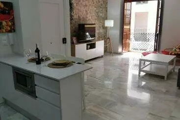 ツーリストアパートメント La Peluquería!!