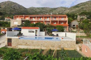 游客公寓 Apartmani Ana