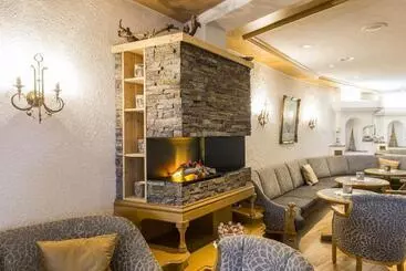 Отель Damülser Hof   Wellness & Spa