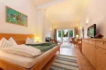 Отель Winzerhof Schindler