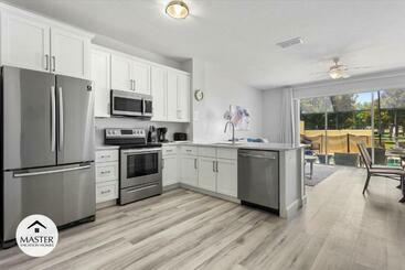 Жильё для туристов 3 Bedrooms   3 Bathrooms   Windsor Hills 2554 Ml