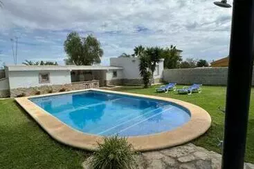 آپارتمان‌های توریست‌ها Chalet En La Barrosa, Piscina+bbq+grifo De Cerveza