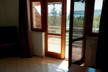 관광객 아파트 Szikszai Apartman