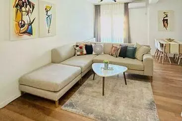 آپارتمان‌های توریست‌ها Tower Apartment