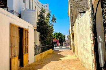 דירות לתיירים هوستيل الدايرة