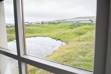 Apartamenty turystyczne 4 Bedroom Apartment 20 Min Walk From City Centre Nature