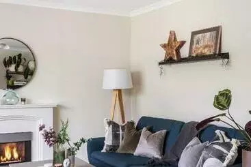 ツーリストアパートメント Hillcrest   Central 2 Bed Flat With Parking