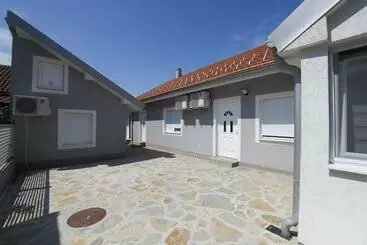 ツーリストアパートメント Relax Apartmani