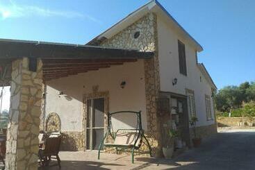 דירות לתיירים Villetta Torre Salsa