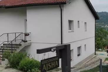 آپارتمان‌های توریست‌ها Ajsha Guesthouse