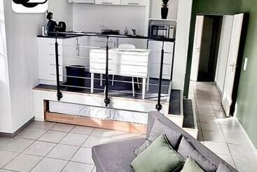 ツーリストアパートメント Appartement Studio Dole Grevy Deux étoiles