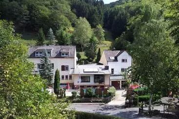 Turistihuoneistot Ferien Und Selbstversorgerhaus Für Gruppen Sauerthaler Hof   Loreley