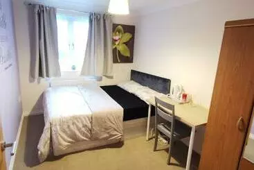ツーリストアパートメント Lovely Spacious Big Room With Private Bathroom