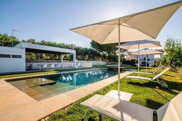 ツーリストアパートメント Monsignore Luxury Villa