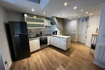 Turist apartmanları Nimes Superbe Appartement Duplex Climatisée