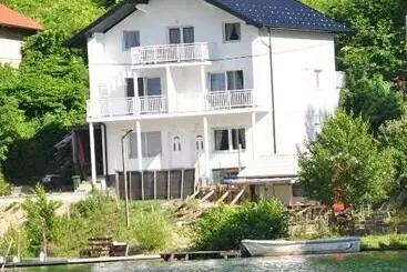 آپارتمان‌های توریست‌ها Villa Pliva Lake 2