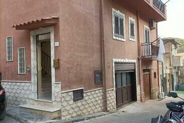 Apartamenty turystyczne Appartamento Piano Terra