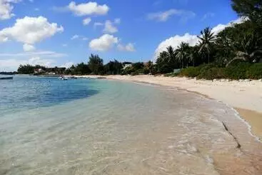 آپارتمان‌های توریست‌ها Tropical Palms Apartment Mauritius