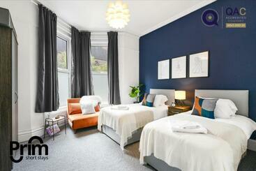 Жильё для туристов All Saints Apartment