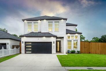 Жильё для туристов Spectacular 4brs Home In Downtown Dallas