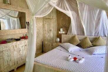 آپارتمانهای توریستها Tower Beach Villa