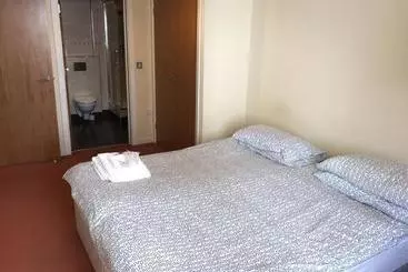 דירות לתיירים Coventry Home