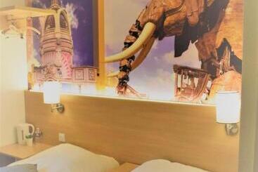 هتل Inn Design Resto Novo Chateaubriant