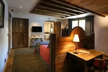 בית מלון כפרי La Bouitte Hôtel Relais & Châteaux