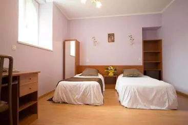 Отель La Croix Verte  Le Relais Des Moulins