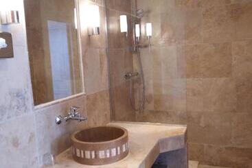 فندق Mas De La Tour