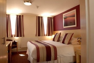 בית מלון כפרי Royal Maritime